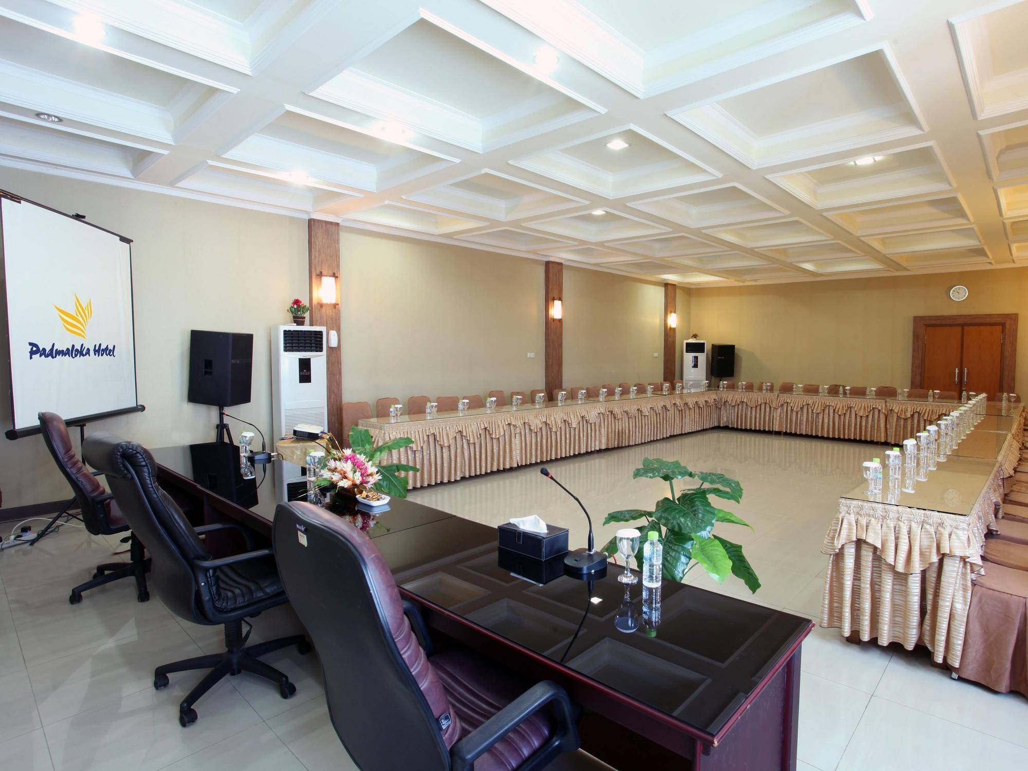 Padmaloka Hotel Tarakan Luaran gambar